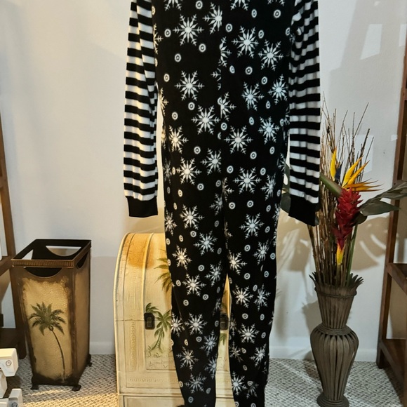 Just Love Holiday Penguin Adult Women's Long Sleeve Bodysuit Pajamas Small Black - Picture 6 of 9
